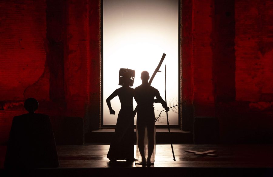 Oedipus Rex Robert Wilson2